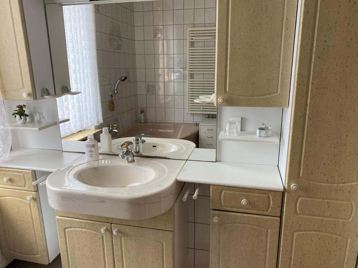 Отель Gaestehaus Seestern Куксхафен Экстерьер фото